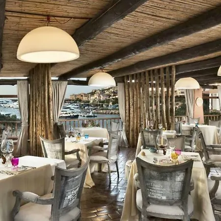 Appartamento Апартаменты В Порто Черво У Моря С Басейном. Porto Cervo